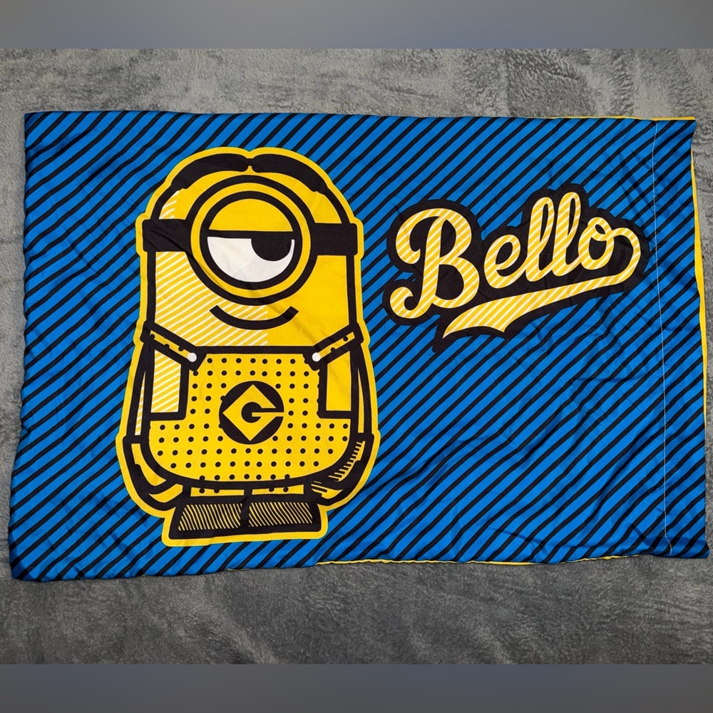 1 MINIONS Despicable Me BELLO  Pillow Case Standard